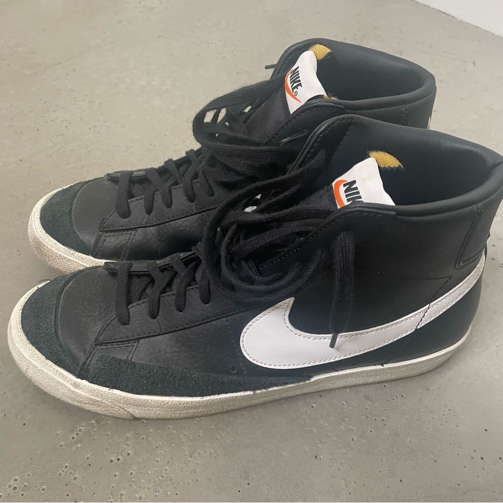 Nike Blazer Sneakers
